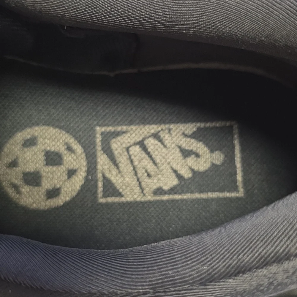 Vans MTE Ultrarange Neo VR3 Mono Dark Green Mend 9.5 Women's 11